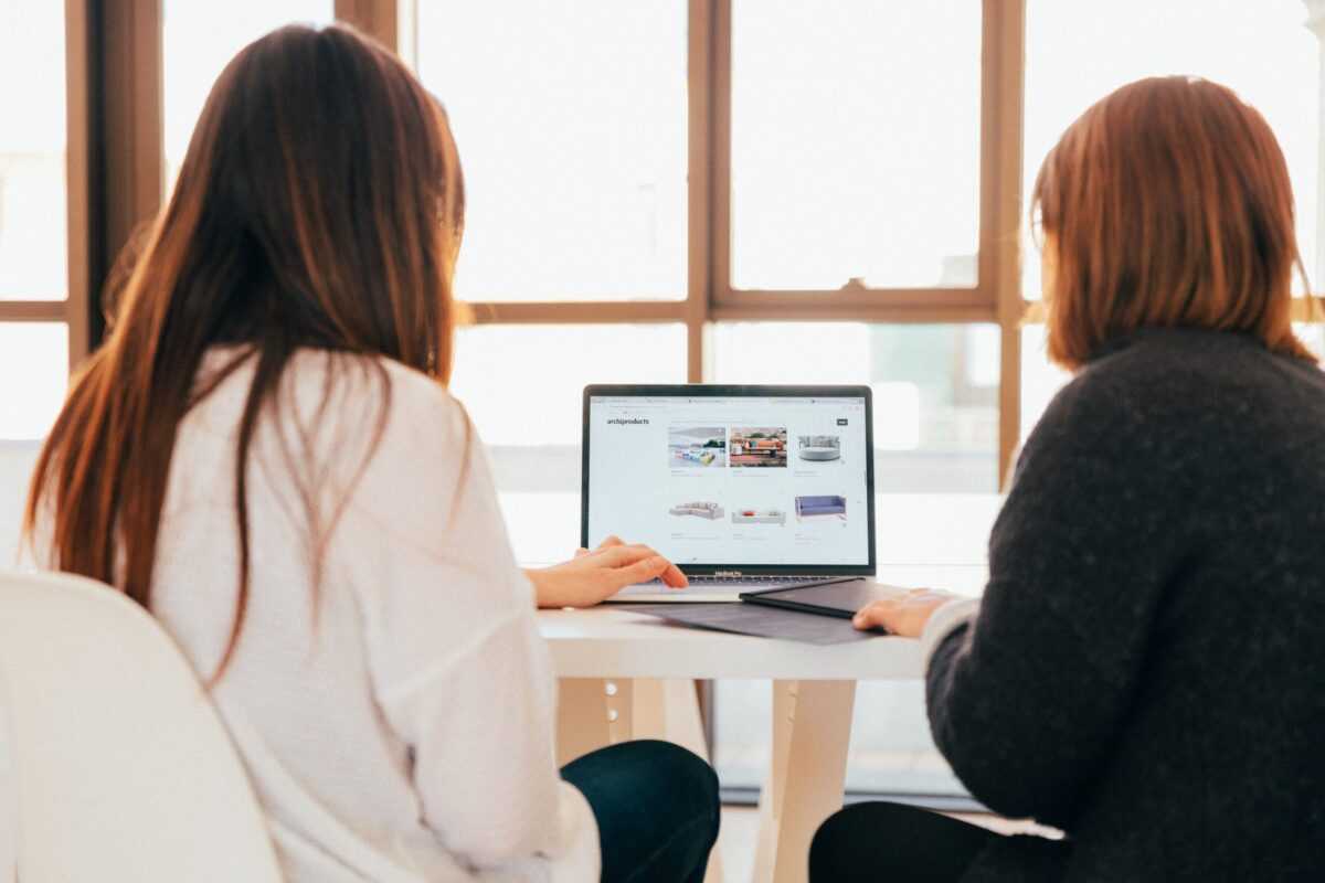 women meeting web work